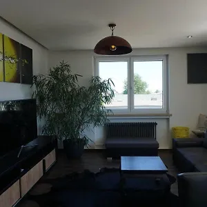 Virginie Nr 3 90qm Inklusive Balkon Und Privatem Parkplatz Apartment Augsburg
